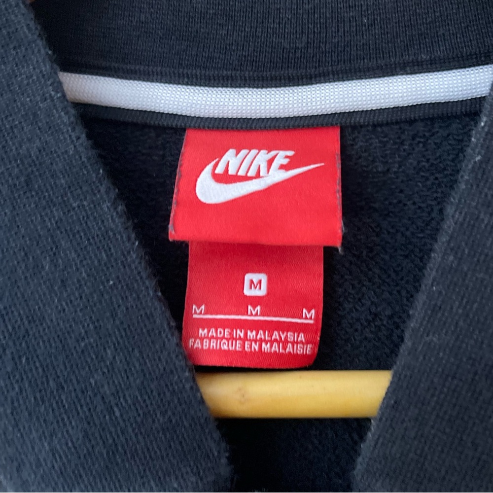 Nike Women’s Black‎ Full-Zip Bomber Jacket Size Medium - Picture 3 of 4